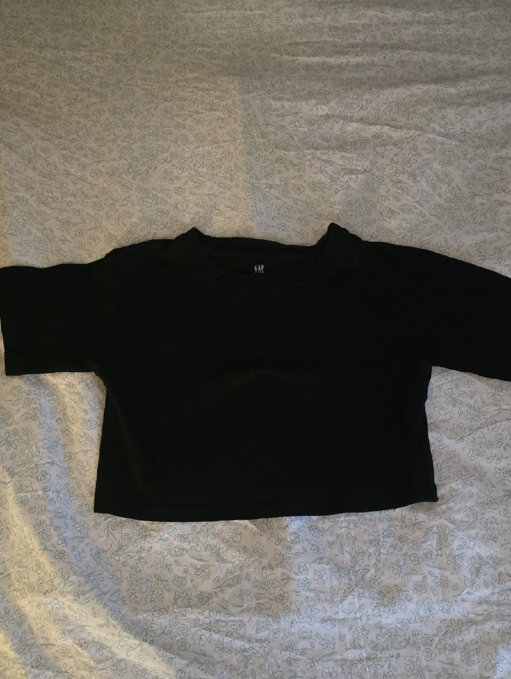 GAP Black Crop Tee - Short Sleeve Crew